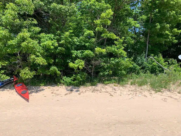 W Spruce St, Saint Ignace, MI 49781