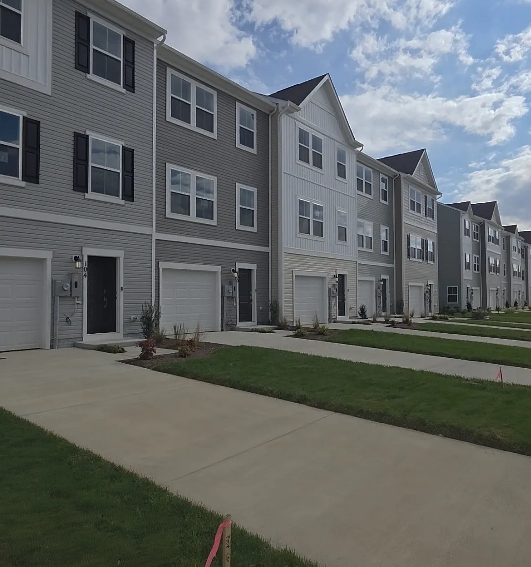 3 bed, 2.5 bath, 1650 sqft, $2,099 — Photo 1