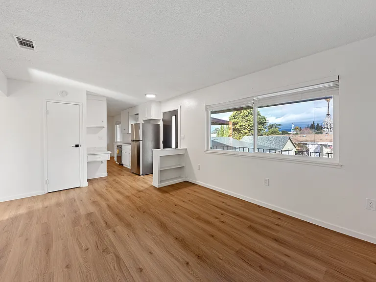 15565 Tracy St #5 — Photo 8