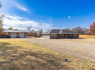 136 County Road 44350, Powderly, TX 75473