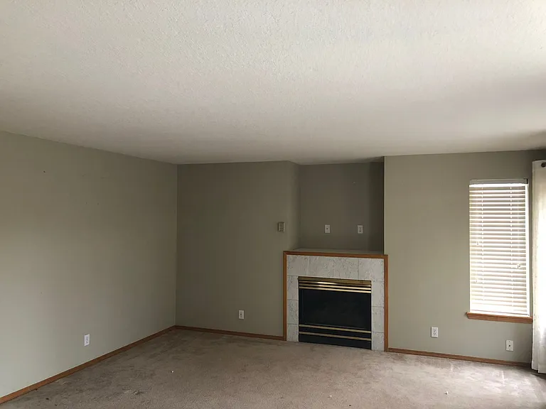 3109 NE Cromwell Ct — Photo 2