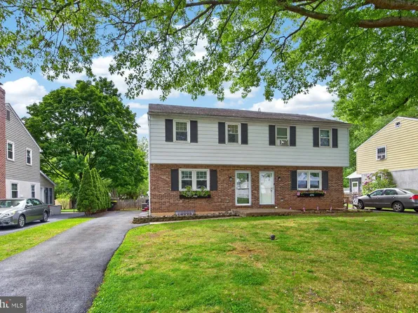 688 S 6th Ave, Royersford, PA 19468