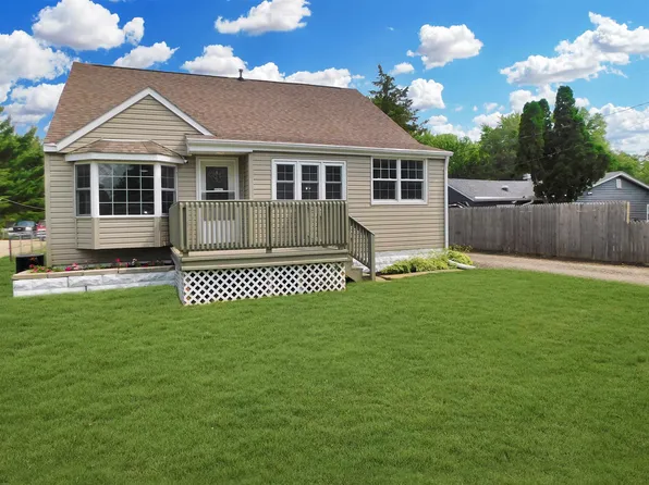 5286 Degroff St, Roscoe, IL 61073