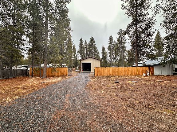 3rd image of 16033 Aqua Rd