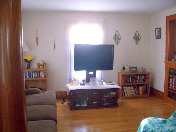 5th image of 838 Garden Ave