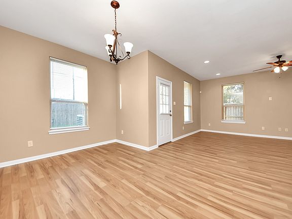 5th image of 17046 Wilthorne Gardens Ct