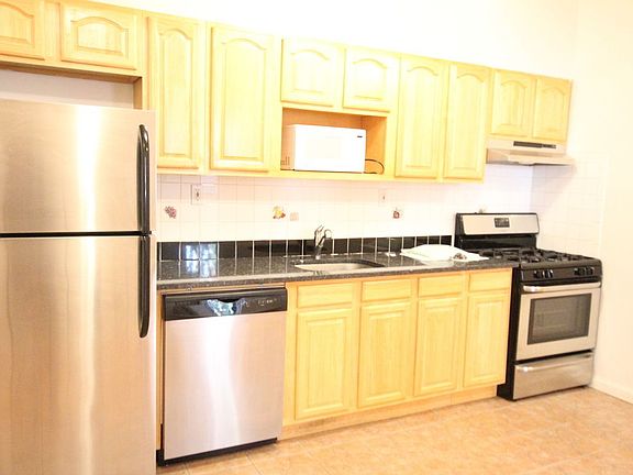 2nd image of 202 Meserole St APT 1