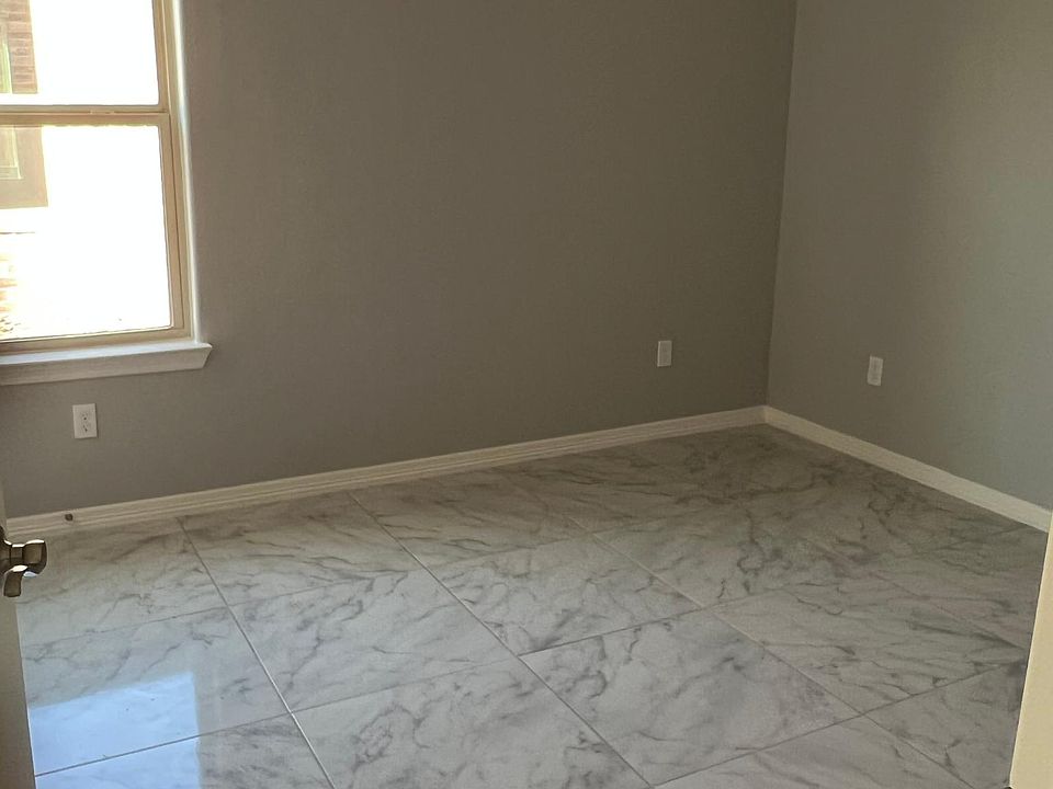 1st image of 2611 Primrose Ave