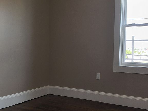 5th image of 913 Rodman St #2S