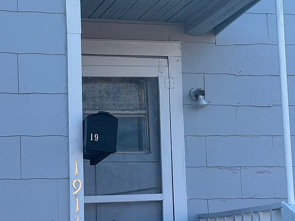 3rd image of 1911 43rd St