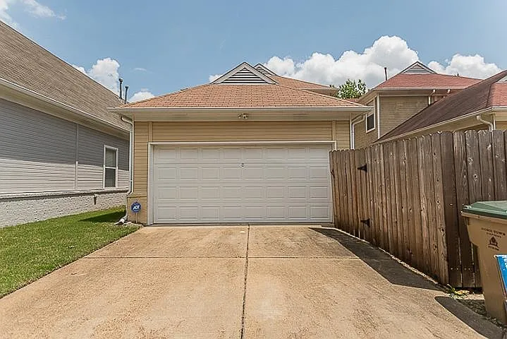 1459 Down River Dr — Photo 25