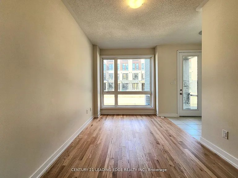 109 Stauffer Cres — Photo 4
