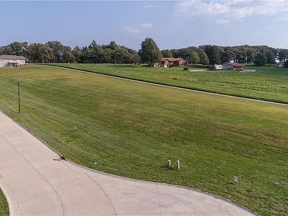3rd image of 815 Ballpark Dr