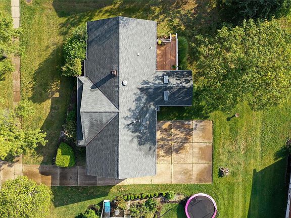 3rd image of 410 Glenmeadow Dr