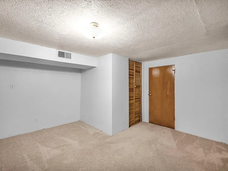 Basement bedroom #4