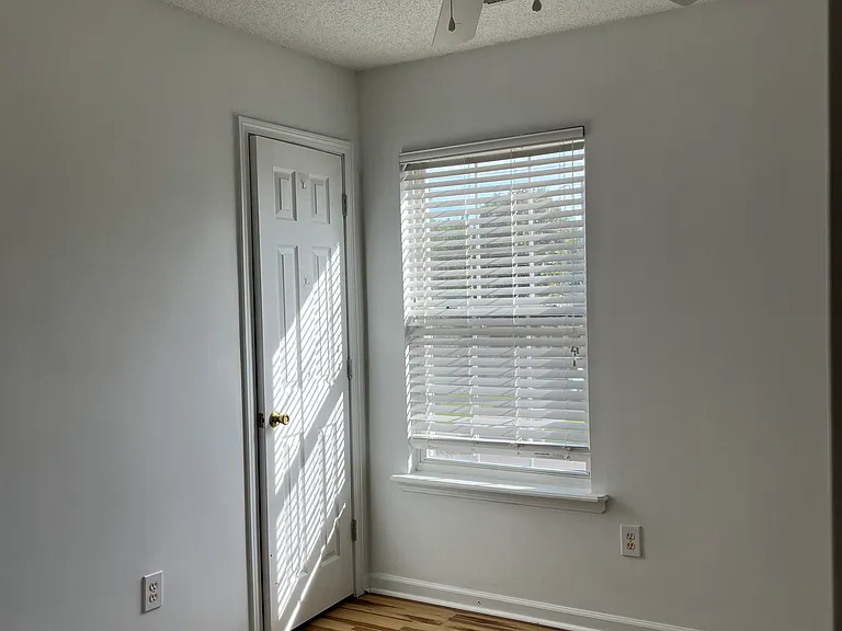 1029 Hickory Dr #B — Photo 10