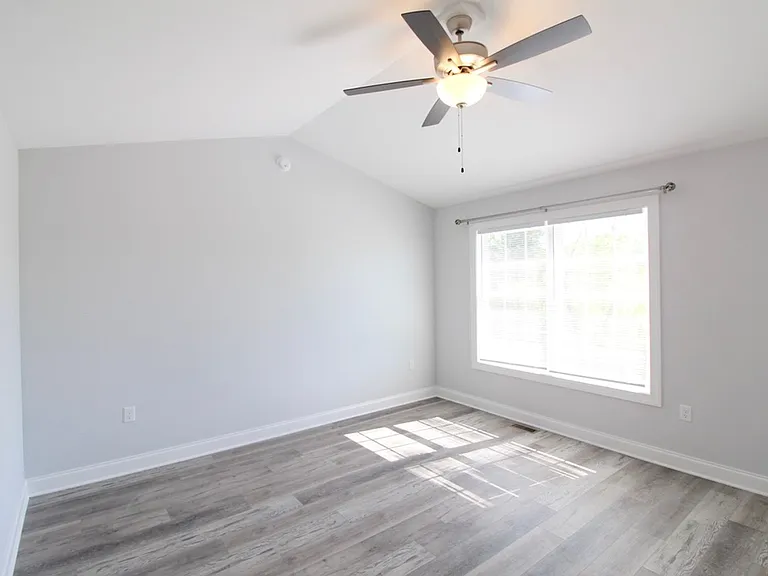 1073 Bluemoon Dr — Photo 21