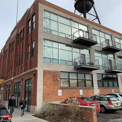 55 W Canfield St Photo 1