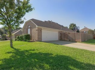 2326 Point Star Dr, Arlington, TX 76001