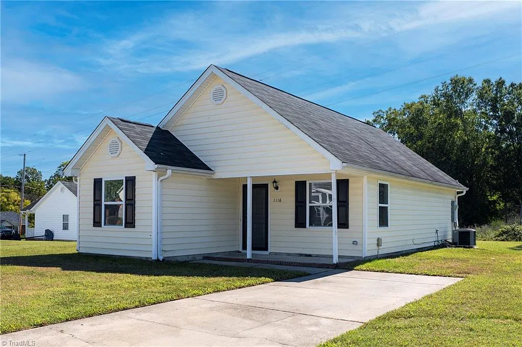 4 bed, 2.0 bath, 1116 sqft, $1,400 — Photo 1
