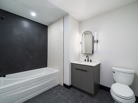 5th image of 257 14th St #402