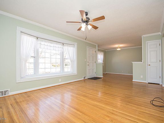 3rd image of 4206 Lynnbrook Dr