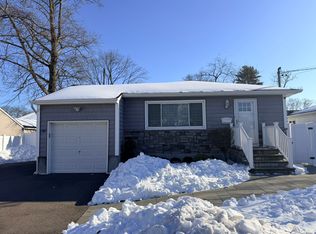 2002 City Ave, Merrick, NY 11566
