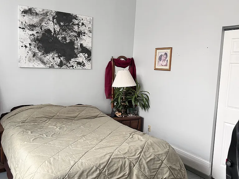 109 E 12th St #D — Photo 43