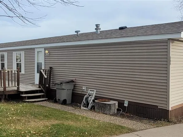 646 Beach View Dr, Iowa City, IA 52246