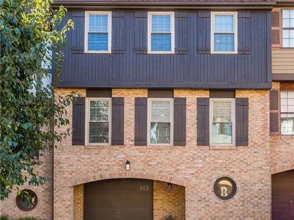 303 Sonnybrook Ct, Bethel Park, PA 15102