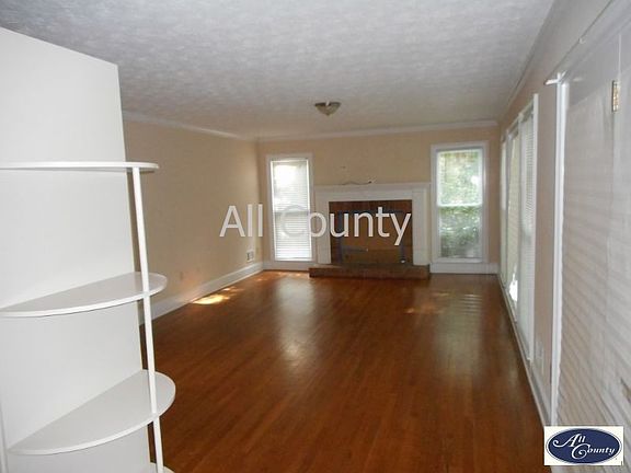 5th image of 2561 Rock Point Ln