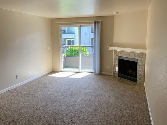 4th image of 720 Kirkland Cir #C203