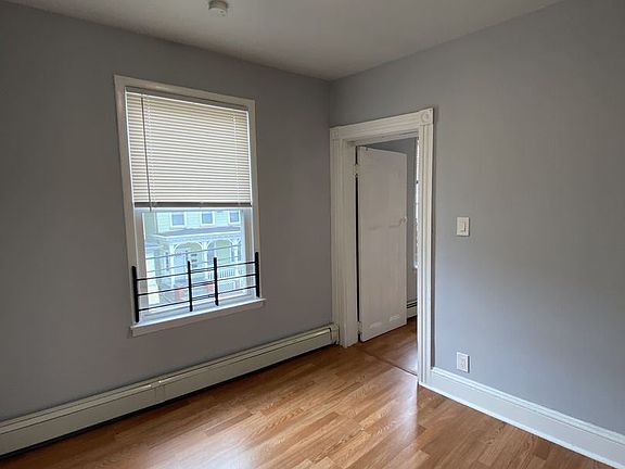 4th image of 89 N Washington St #7
