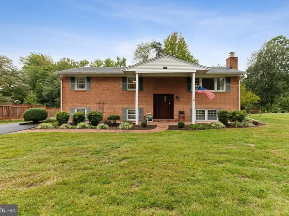 6701 Newington Rd, Lorton, VA 22079