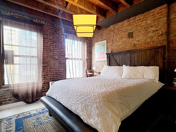 2nd image of 23 Ludlow St APT 4