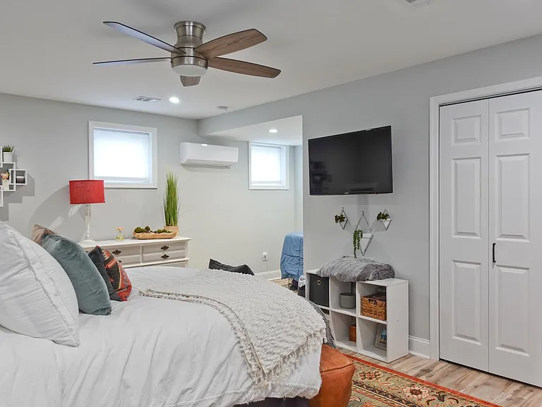 1315 N Lynnbrook Dr — Photo 13