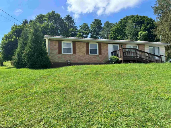403 Adair St, Terra Alta, WV 26764