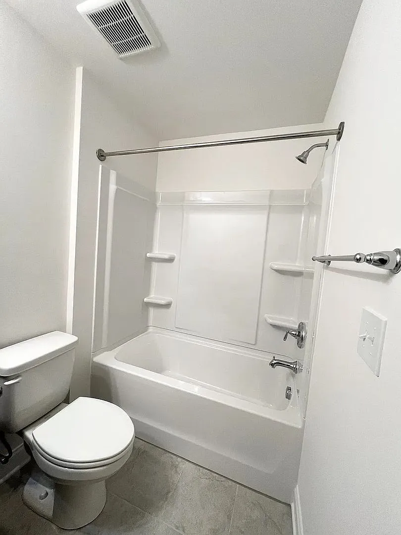 Room in 4 Bedroom Home at Walnut Hill Rd NW — Photo 3