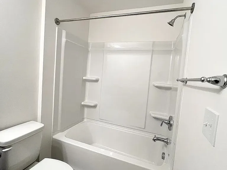 9214 Walnut Hill Rd NW — Photo 3
