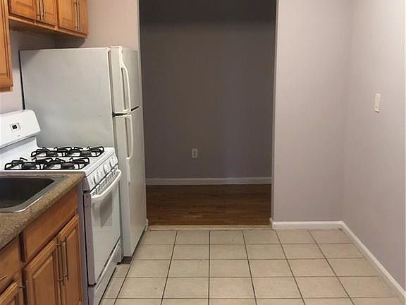 2nd image of 725 E 223rd St APT 3A
