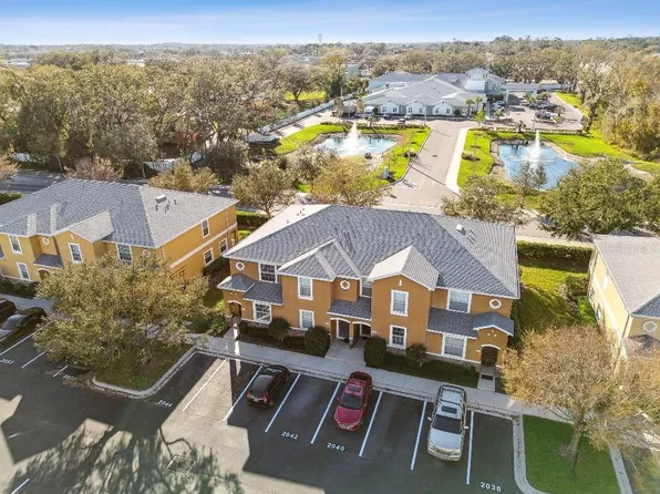 2044 Greenwood Valley Dr, Plant City, FL 33563