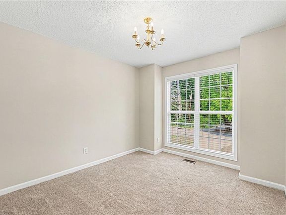 4th image of 1804 New Bedford Dr