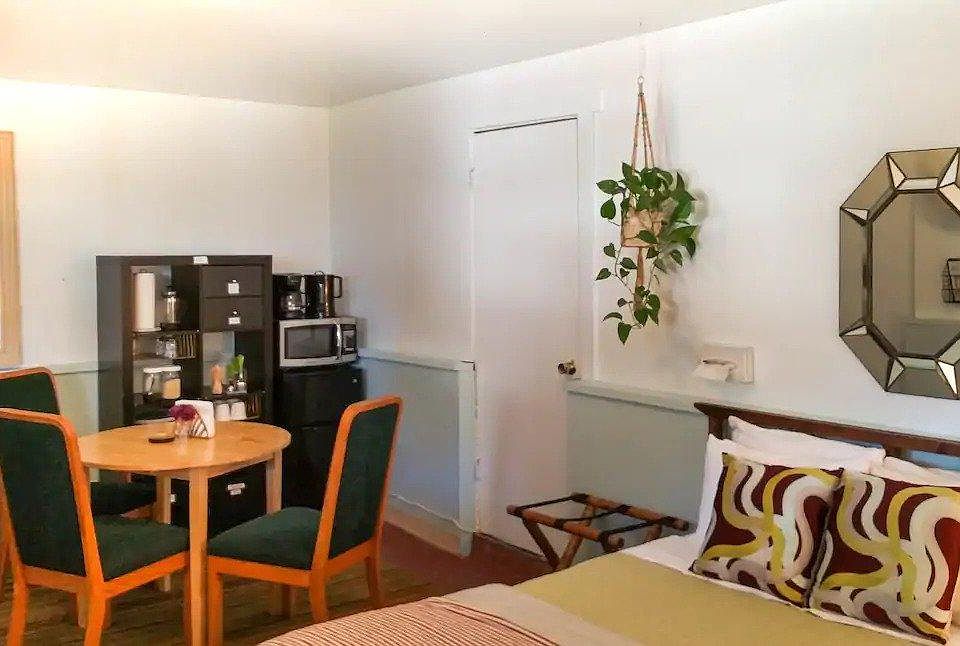 2nd image of 151 Tremont St #1