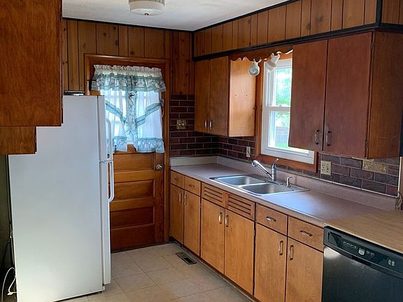 3rd image of 417 Glenwood Ave
