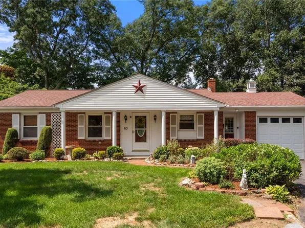63 Pine Crest Dr, Woonsocket, RI 02895