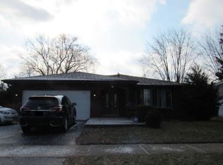 2043 Kettle Ct, Lansing, IL 60438