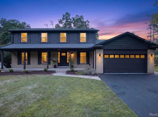 16941 Shrewsbury St, Livonia, MI 48154