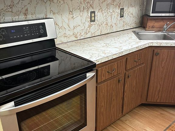 2nd image of 659 W Oakland Park Boulevard #204-c