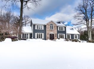 19 Columbus Rd, Boylston, MA 01505