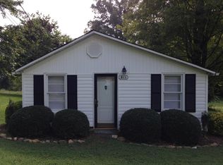 811 Crossingham Rd, Mount Airy, NC 27030